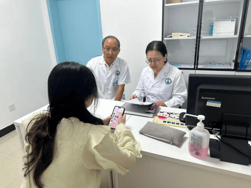 国庆后首周，“生育友好百城行”走进德阳、达州，上百家庭喜获“礼包”，申领持续开放
